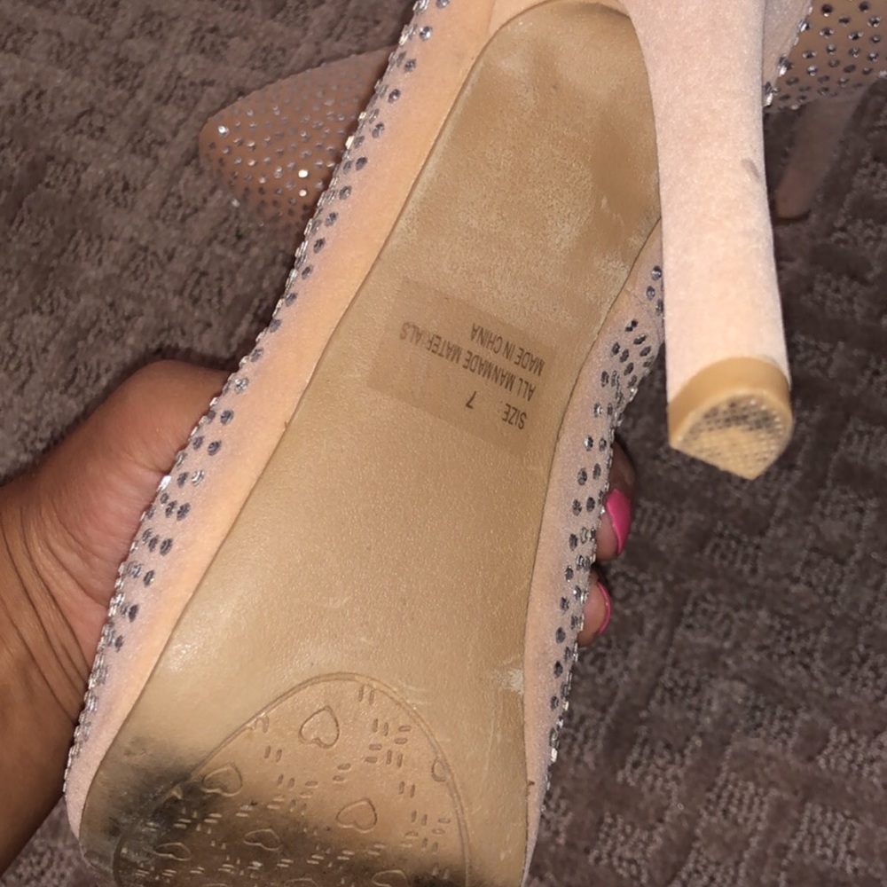 High heels - Picture 2 of 2